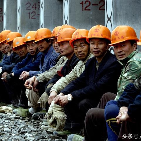 河南酷暑下的教育之光：山村女老师的执着守护